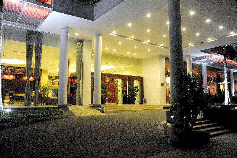 Muong Thanh Holiday Hue Hotel Eksteriør billede