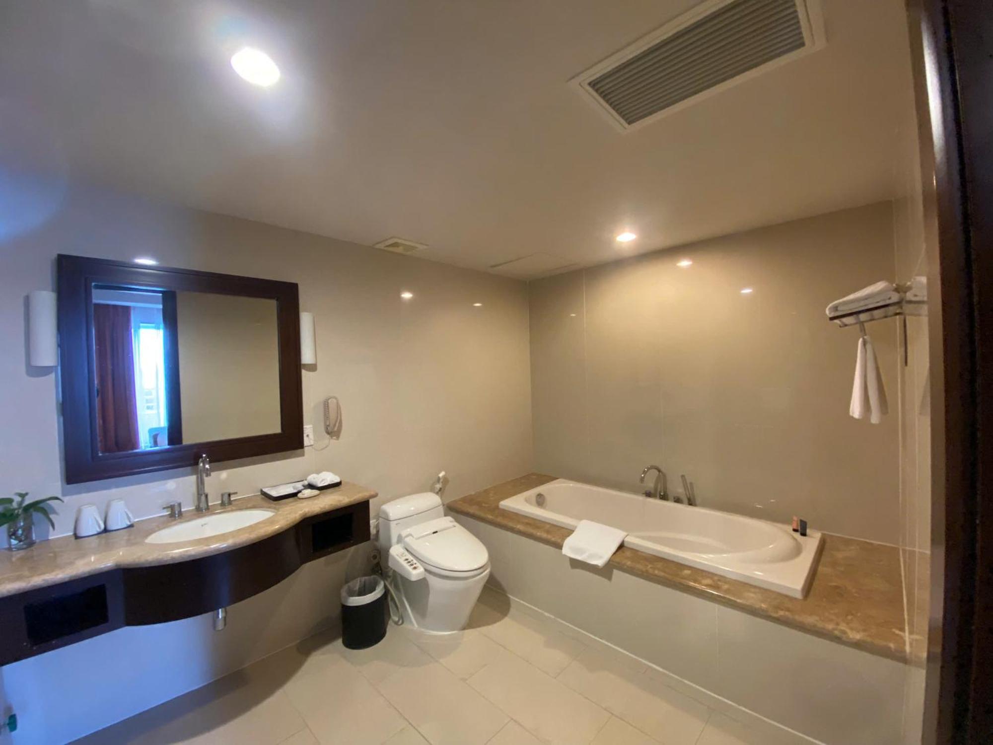 Muong Thanh Holiday Hue Hotel Værelse billede