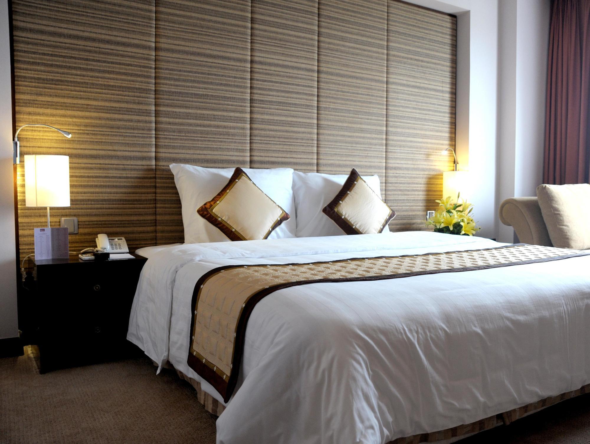 Muong Thanh Holiday Hue Hotel Eksteriør billede